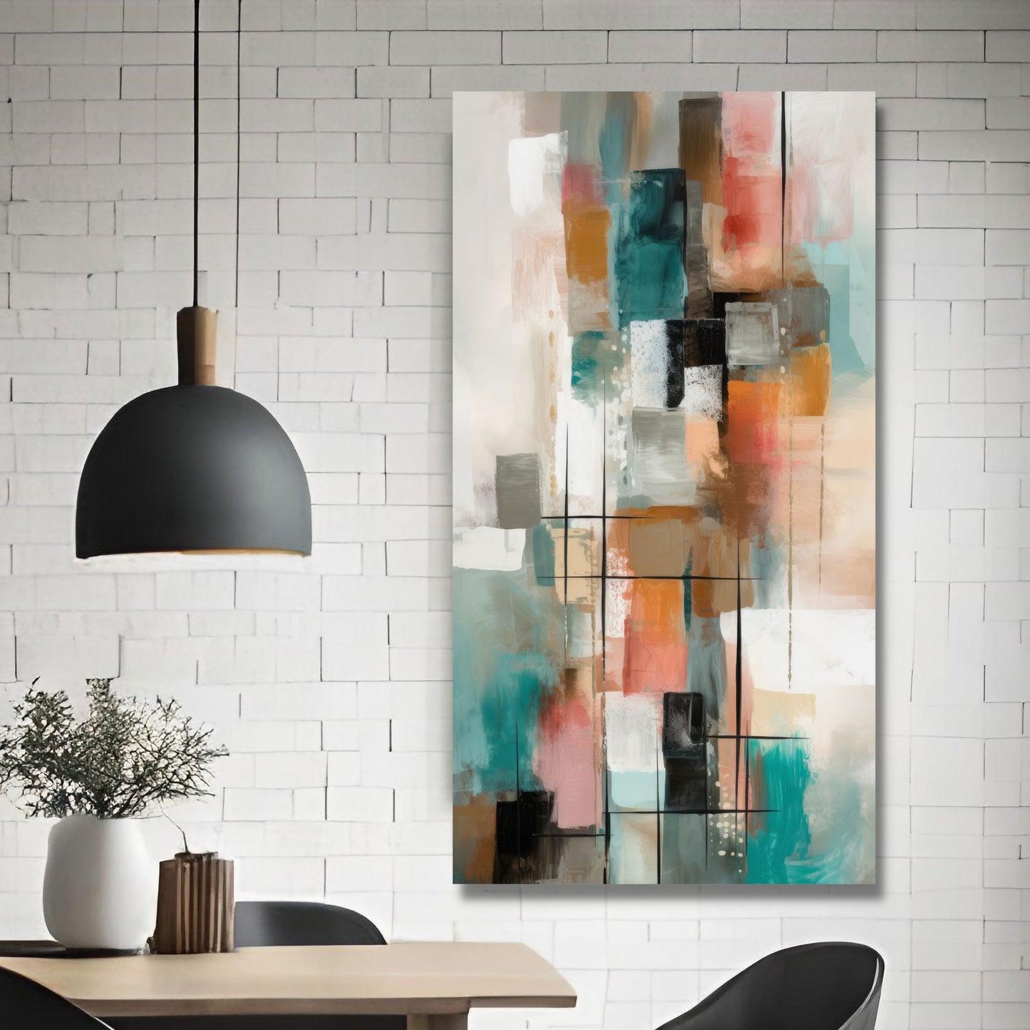 Illustrasjon av grafisk motiv i pastell grønn, beige og oransje fargenyanser på lerret som henger på en vegg ved siden av en spisegruppe..