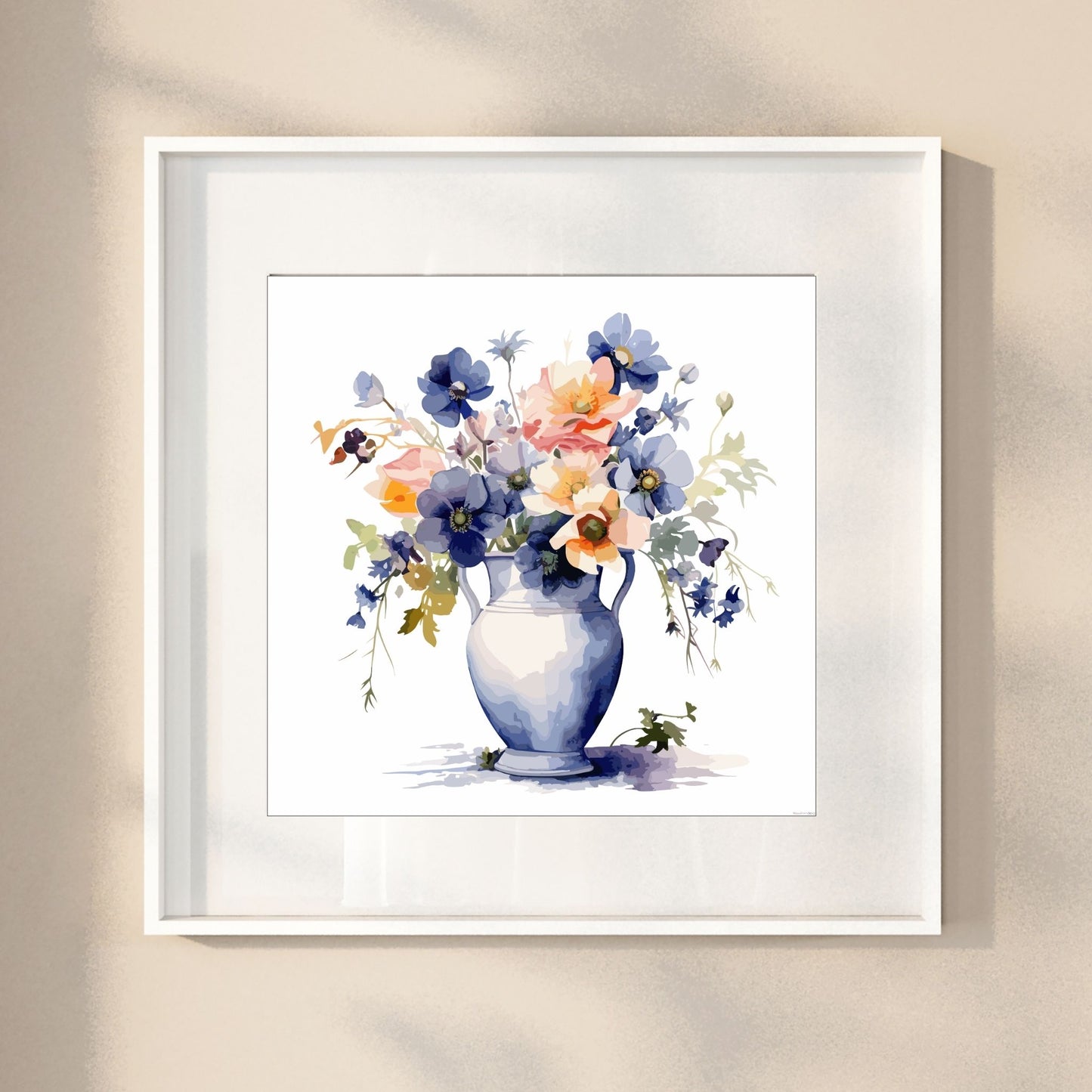 Vår "Blomster i vase" plakat og lerret er kunstnerisk utformet med grafiske illustrasjoner i akvarell, som skildrer en fargerik blomsterbukett i vase. Illustrasjonen viser motivet som plakat i en hvit ramme.