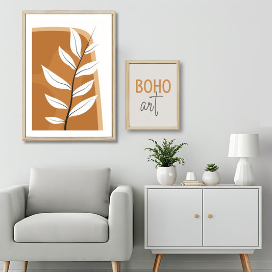 Dette kunstverket er inspirert av moderne minimalistisk design med innslag av naturlige former og fargetoner, perfekt for deg som ønsker å skape en varm og innbydende atmosfære. Illustrasjonsfoto viser motivet som plakat i lys ramme.