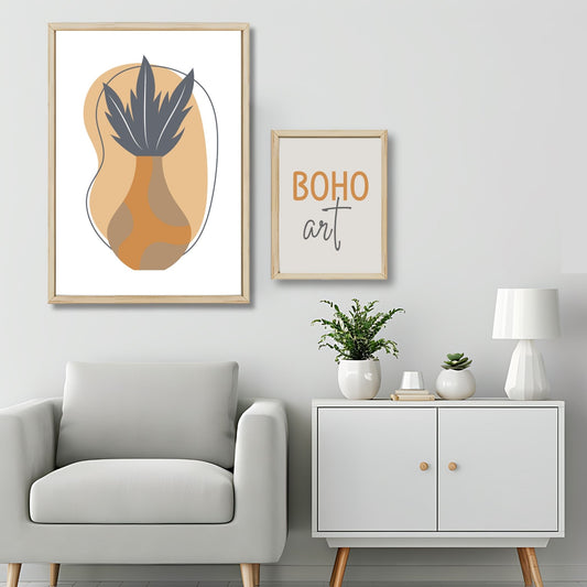 Dette kunstverket er inspirert av moderne minimalistisk design med innslag av naturlige former og fargetoner, perfekt for deg som ønsker å skape en varm og innbydende atmosfære. Illustrasjonsfoto viser motivet som plakat i lys ramme.