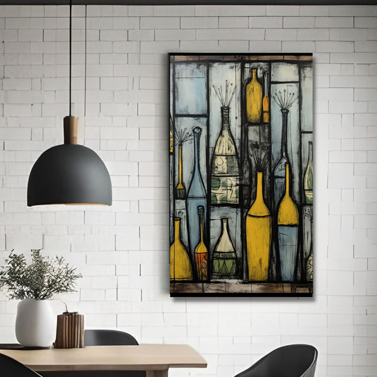 Grafisk motiv med dekorative flasker i ulike størrelser og fasonger. Motivet har oker, lyseblå, grå og sort som hovedfarger, og innslag av beige og grønne felter. Illustrasjonen viser motivet som lerret på en vegg ved siden av et spisebord.