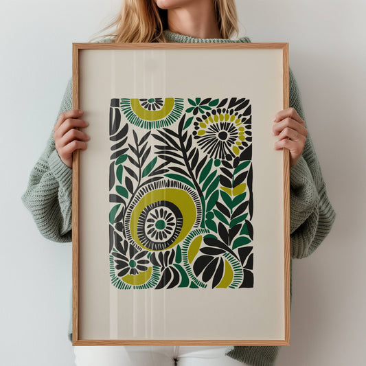 Botanic Energy forener blomsterkraft og grafisk presisjon i én plakat. Illustrasjon viser plakat med bred kant i eik ramme.