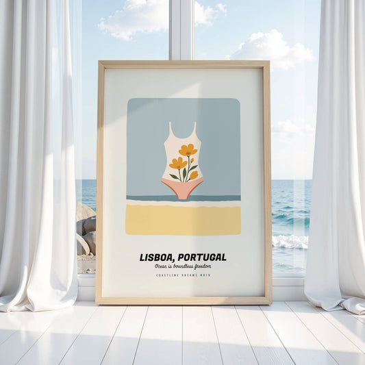 Coastline Dreams No19 – Plakat
En badedrakt dekorert med blomster står som sommerens symbol mot havet i bakgrunnen. Enkel, leken og feminin. Illustrasjon viser plakat i eik ramme.