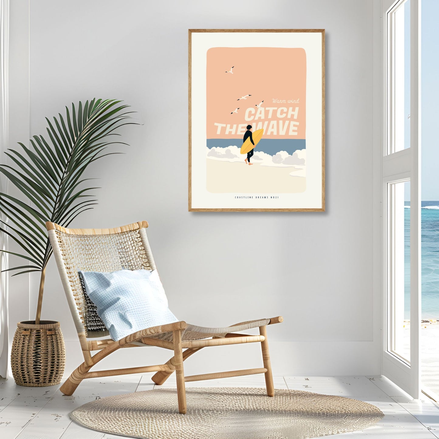 Coastline Dreams No21 – Plakat
En surfer med brett i hånden nærmer seg bølgene under teksten "Catch the wave – Warm wind". Et energisk og optimistisk strandmotiv i pastell. Illustrasjon viser plakat på i eik ramme.