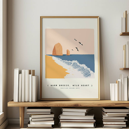 Coastline Dreams No35 – Plakat
Bølger slår mot stranden med klipper og måker i bakgrunnen. Teksten "Warm breeze, wild heart" gir motivet en fri og eventyrlig stemning. Illustrasjon viser plakat i eik ramme.