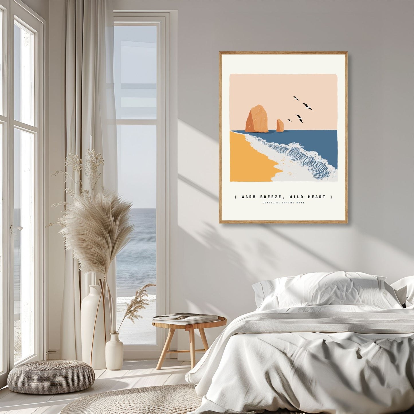 Coastline Dreams No35 – Plakat
Bølger slår mot stranden med klipper og måker i bakgrunnen. Teksten "Warm breeze, wild heart" gir motivet en fri og eventyrlig stemning. Illustrasjon viser plakat i eik ramme.