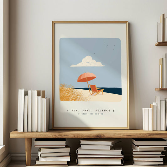 Coastline Dreams No36 – Plakat
En strandstol og parasoll vendt mot havet, omgitt av strandgress og blå himmel. Teksten "Sun. Sand. Silence." setter tonen for stille dager i solen. Illustrasjon viser plakat i eik ramme.