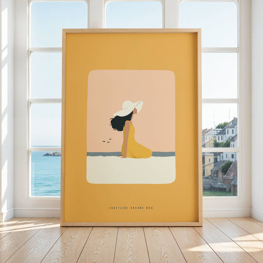 Coastline Dreams No6 – Plakat
En kvinne i gul sommerkjole og solhatt sitter i sanden med blikket mot havet. Myke nyanser av fersken og solgult gir et varmt og fredelig uttrykk. Illustrasjonen viser plakat i eik ramme.