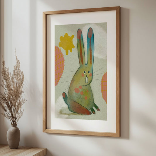 "Fantasidyret" er en sjarmerende plakat som blander fantasi med naturinspirert estetikk. Illustrasjonen viser plakat i eik ramme.