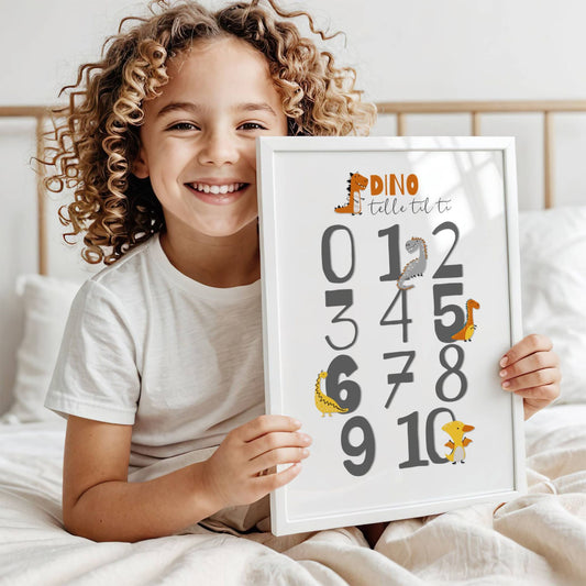 Dino telle til ti plakat på lys bakgrunn i hvit ramme.