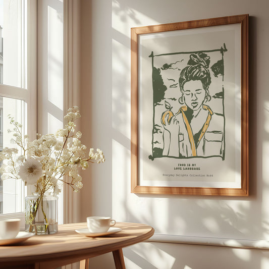 Everyday Delights No44 – Kvinne med håret opp og eple – portrettplakat med rolig stemning. Illustrasjon viser plakat i eik ramme.