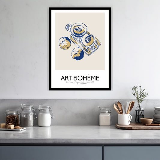 Et moderne stilleben med frukt og serveringsbrett – illustrert med blå pennestrøk og tekst Art Bohème. Illustrasjon viser plakat i sort ramme.