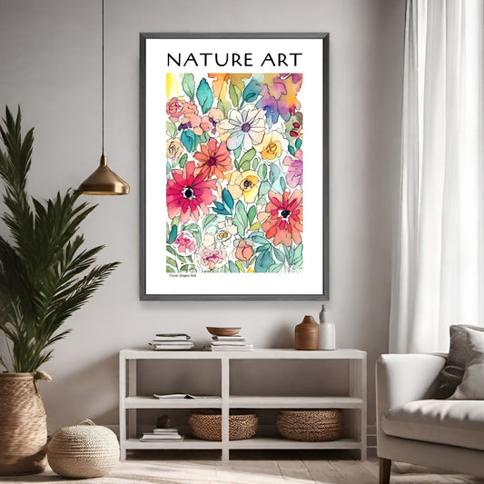 grafisk akvarell med abstrakte og fargerike blomstermotiver. Illustrasjonsfoto viser lakat i sort ramme som henger på en vegg på en stue.