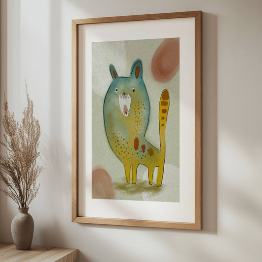 "Mystisk Pusekatt" er en sjarmerende plakat som blander fantasi med naturinspirert estetikk. Illustrasjon viser plakat i eik ramme.