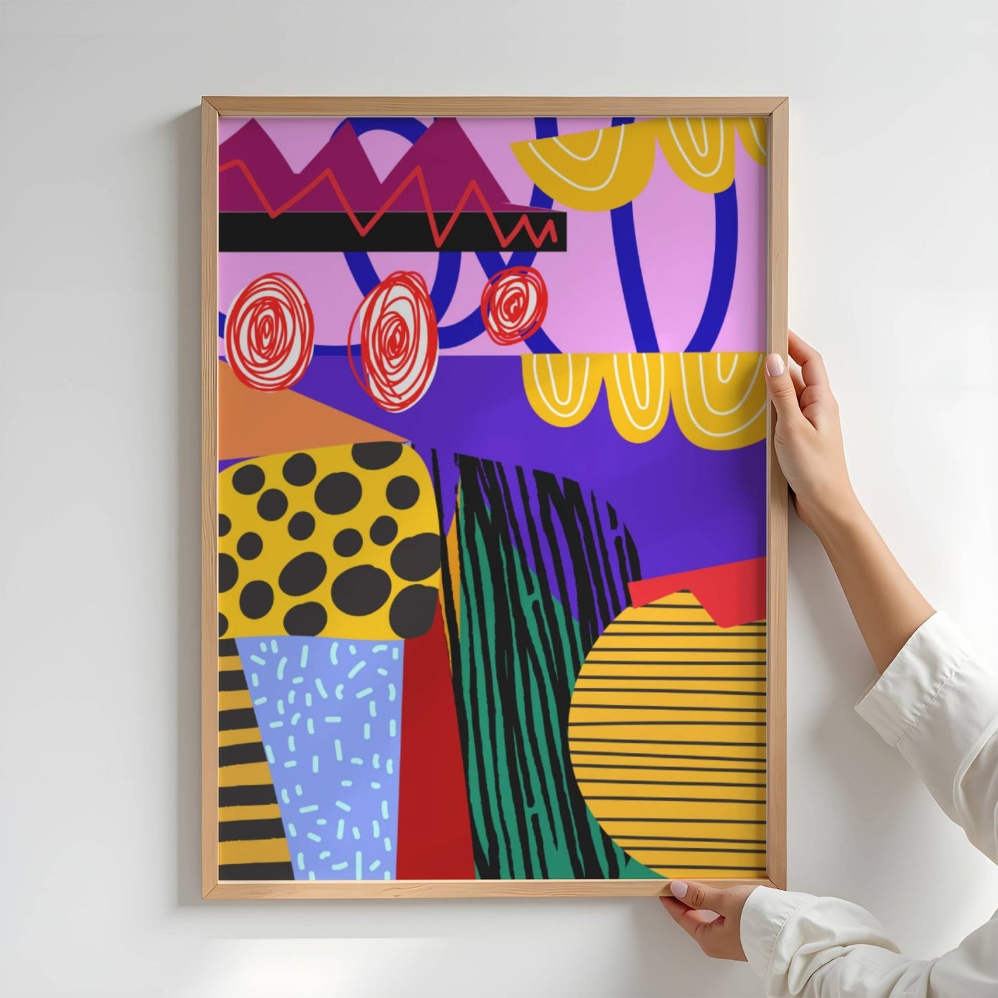 Funky Flora Fargerike Plakat er en leken og energisk plakatserie som hyller farger, former og kreativ frihet. Illustrasjon viser plakat uten hvit kantlinje i eik ramme.