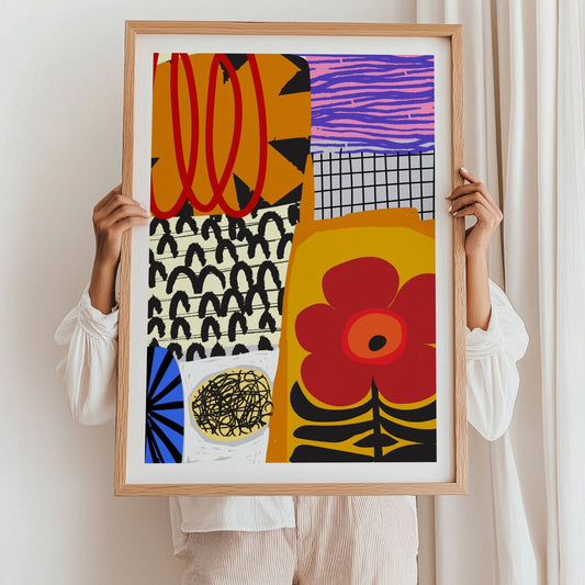 Funky Flora Fargerike Plakat er en leken og energisk plakatserie som hyller farger, former og kreativ frihet. Illustrasjon viser plakat med hvit kantlinje i eik ramme.