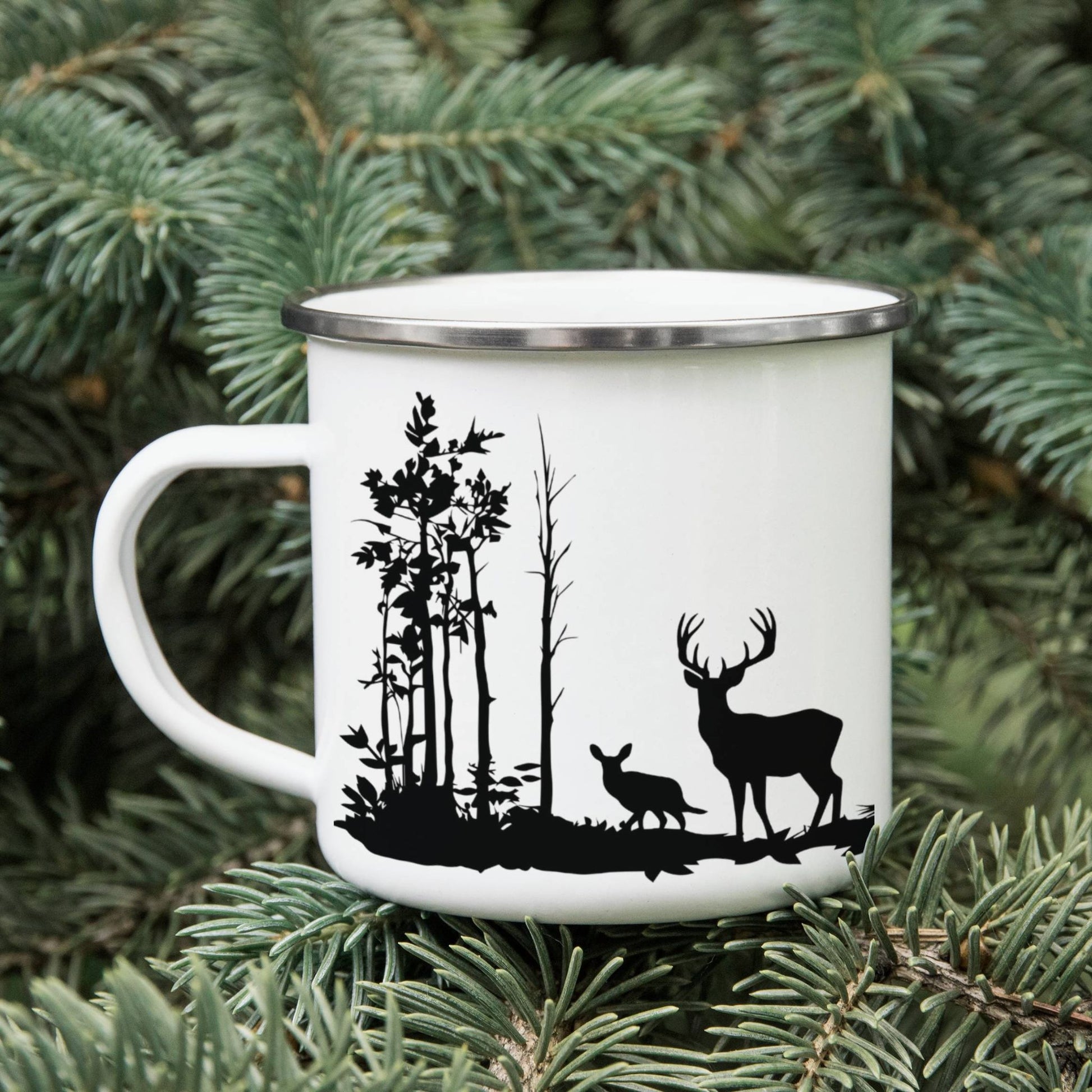 Jaktkrus No1 har et klassisk villmarksmotiv som kan tilpasses med personlig navn.