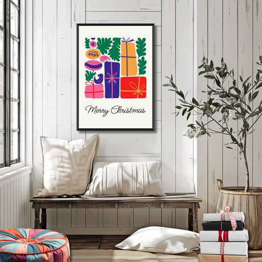 Plakaten viser et nydelig arrangement av gaver, pyntet med julegrener og ornamenter. Illustrasjonsfoto viser plakat i sort ramme.