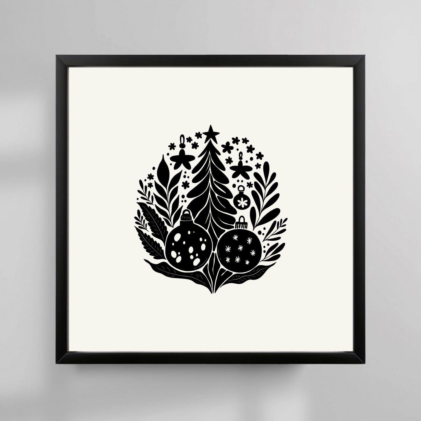 Denne plakaten er perfekt for å tilføre et snev av juleglede til ethvert rom. Med sitt unike svart-hvitt-design, fremhever den vakre detaljer av juletrær, dekorasjoner og nordiske naturmotiver, noe som skaper en tidløs og elegant juleatmosfære. Illustrasjonsfoto viser plakat i sort ramme.