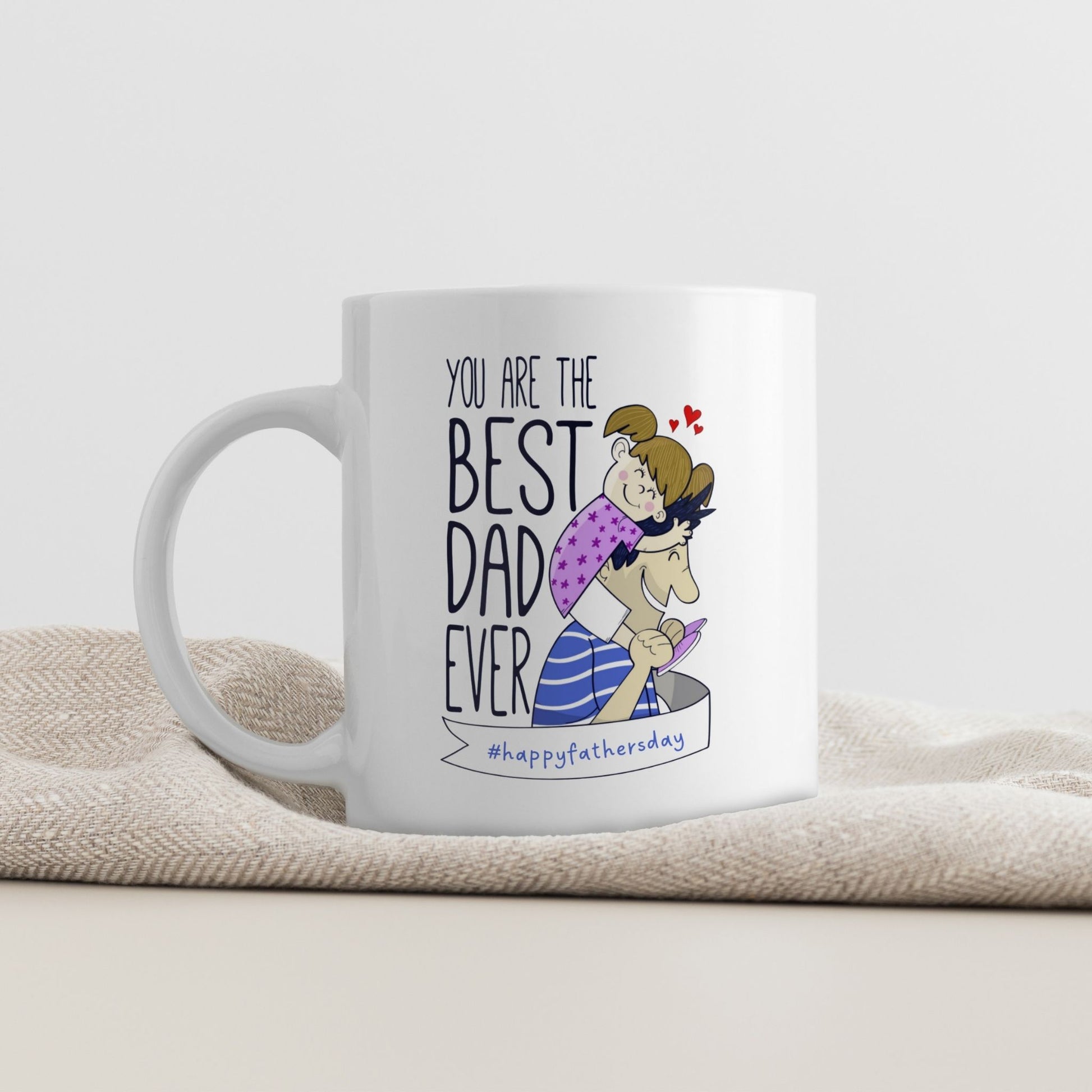 Et sprudlende og livlig krus som sier alt på én gang – du er den beste!
Fargerikt design med barnlig varme gjør dette til en gave som sprer smil og energi året rundt.