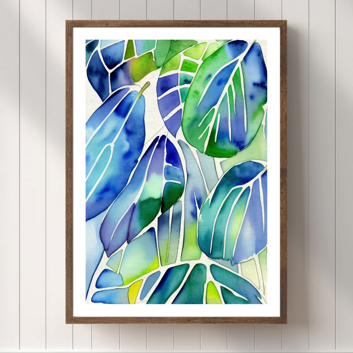 Unik grafisk akvarellen av fargerike Monstera blader som bringer liv, farge og naturlig skjønnhet inn i ethvert hjem. Illustrasjonsfoto viser motivet som plakat i brun ramme.
