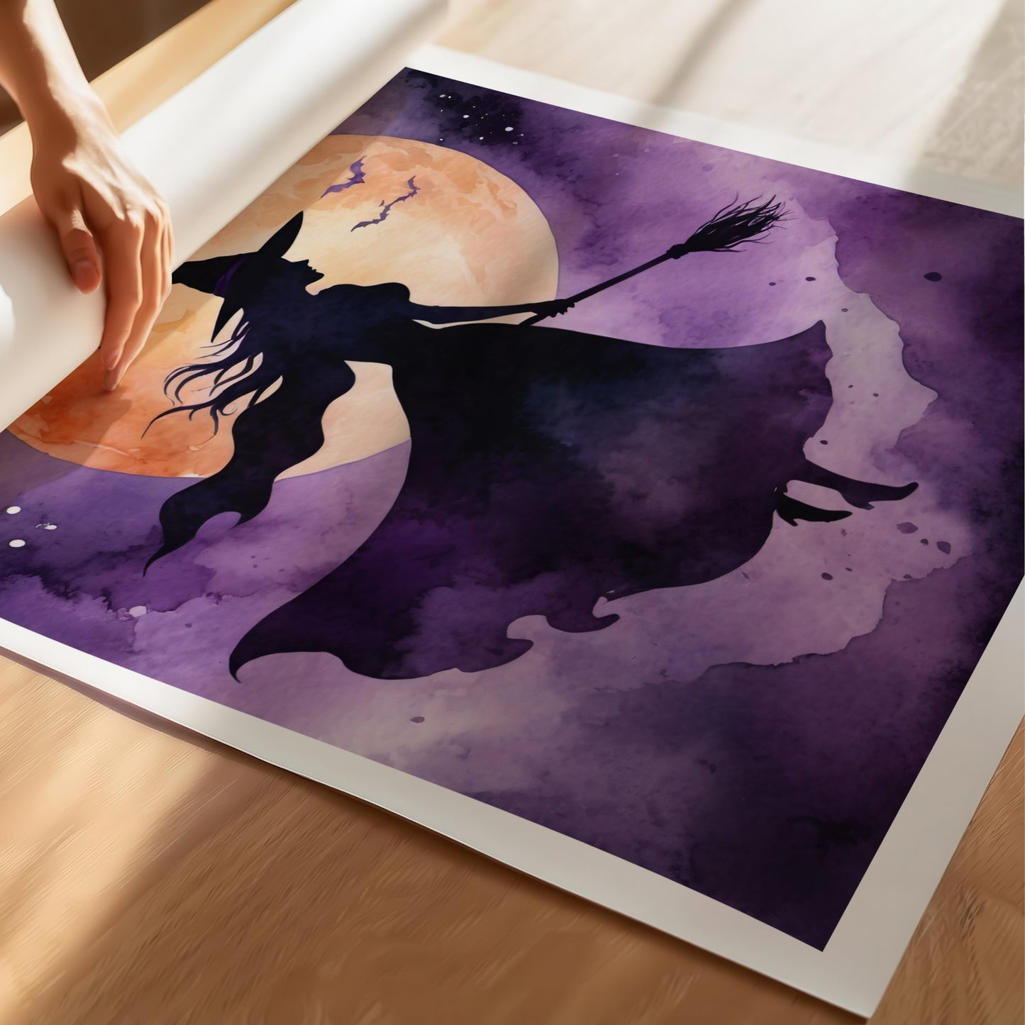 “Moonlight Flight” er et klassisk Halloween-motiv i moderne akvarellstil. illustrasjon viser plakat på print.