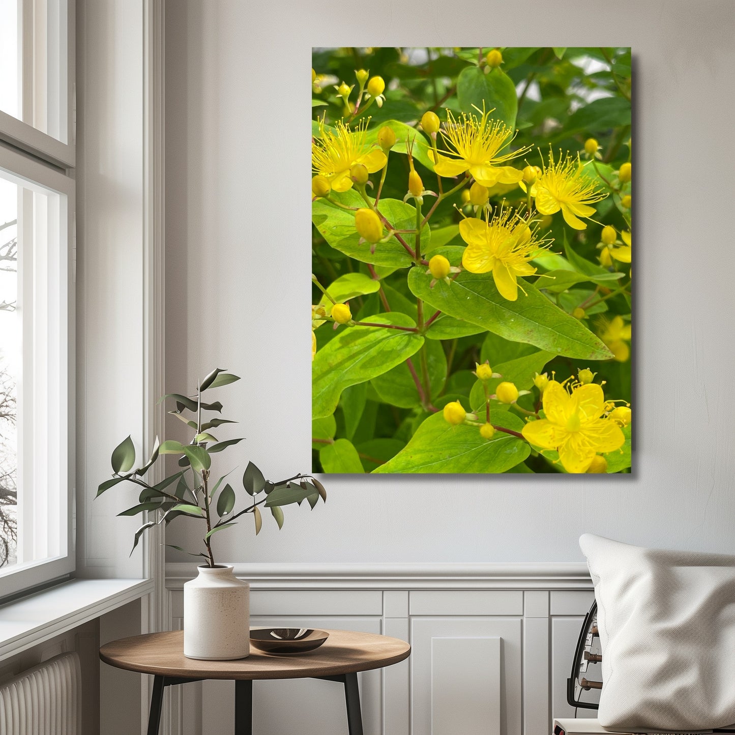 Oppdag skjønnheten av norsk natur med vår plakat og lerret av Johannesurt fra Musèhagen i Bergen. Illustrasjonsfoto viser motivet på lerret.