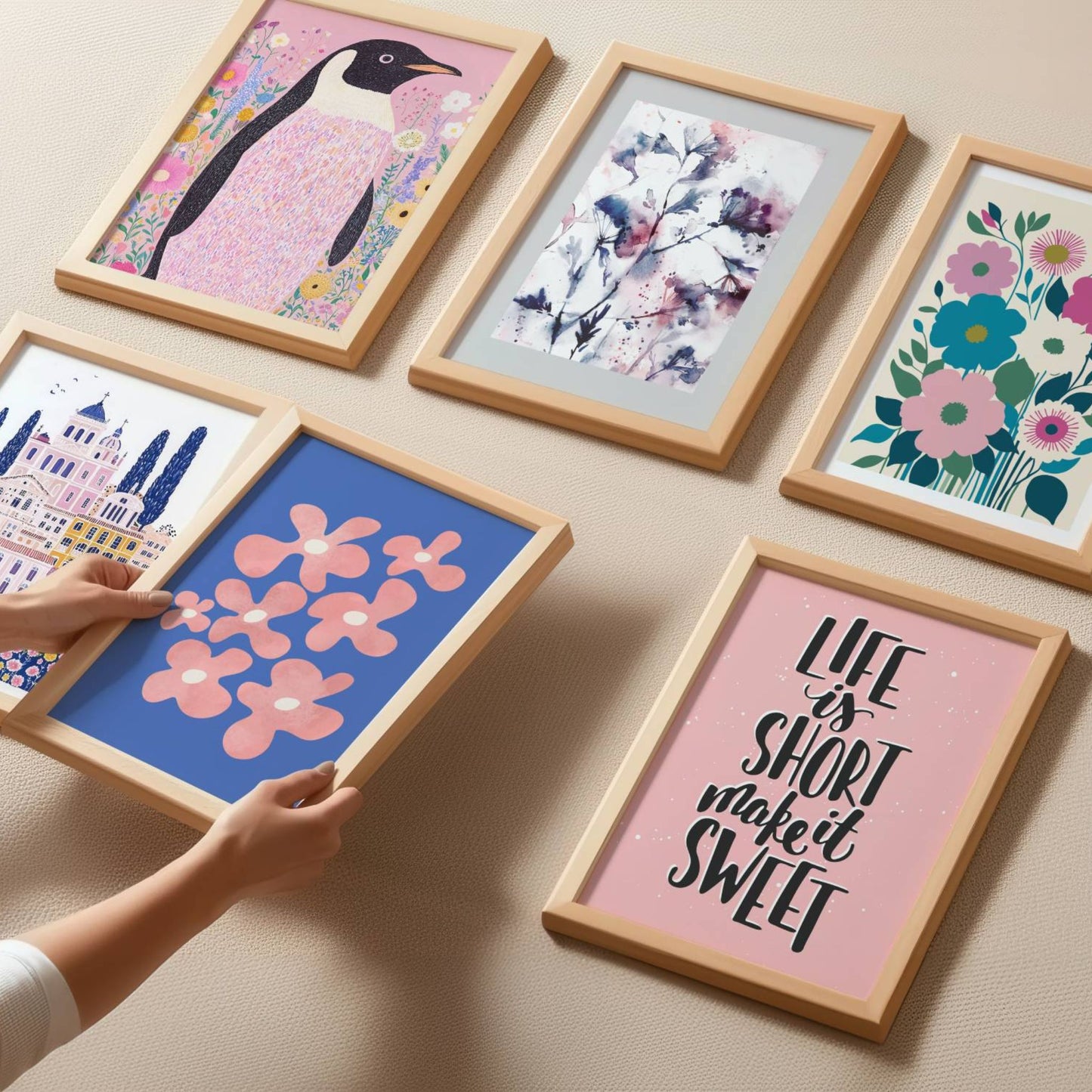 Pastellharmoni Galleri - Med seks kunstplakater i delikate farger og lekne komposisjoner, skaper dette galleriet en stemning av ro, kreativitet og glede i ethvert rom.