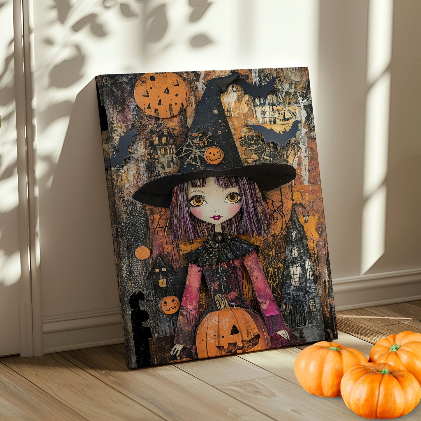 En stilig heks med lilla hår, gresskar og flaggermus – et uttrykksfullt motiv som kombinerer vintage-stemning og moderne illustrasjon. Illustrasjonen viser motiv på lerret.