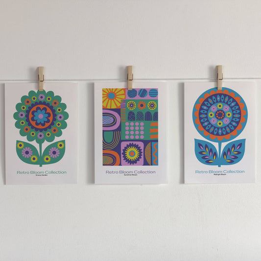 Retro Bloom Collection - en serie med tre kunstplakater i retro stil, inspirert av 60- og 70-tallets ikoniske farger og former.