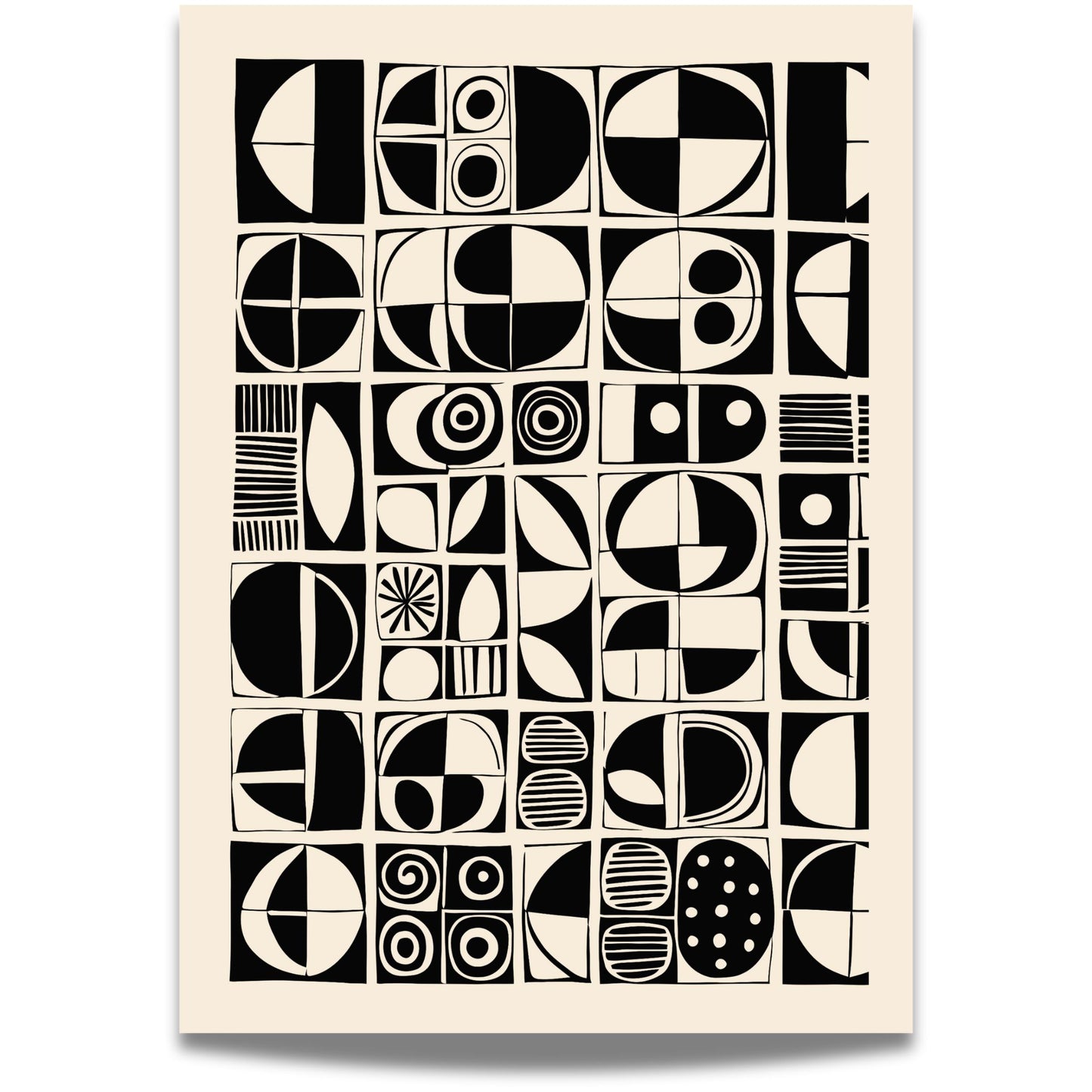 Retro Forms er en moderne hyllest til mid-century design, med et mønster av halvsirkler, striper og sirkler i svart og kremfarget palett. Illustrasjon viser motiv med smal kant.