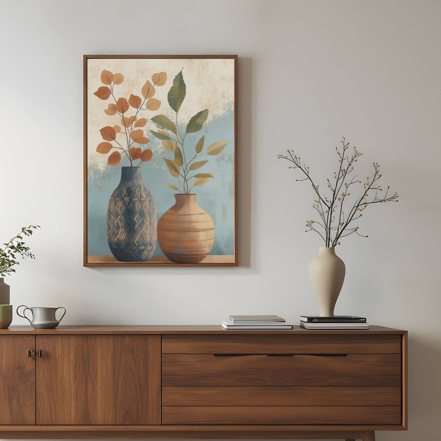 Rustic Harmony – en vakker kombinasjon av rustikke keramikkvaser og delikate botaniske elementer. Illustrasjon viser motivet som plakat i brun ramme.