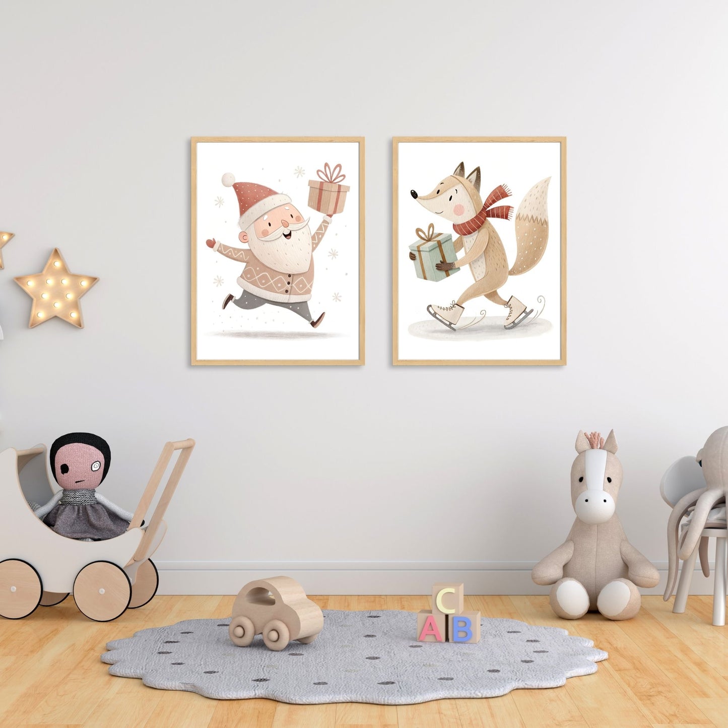 små julevenner – illustrasjon som viser plakater av nisse og en rev i eik ramme