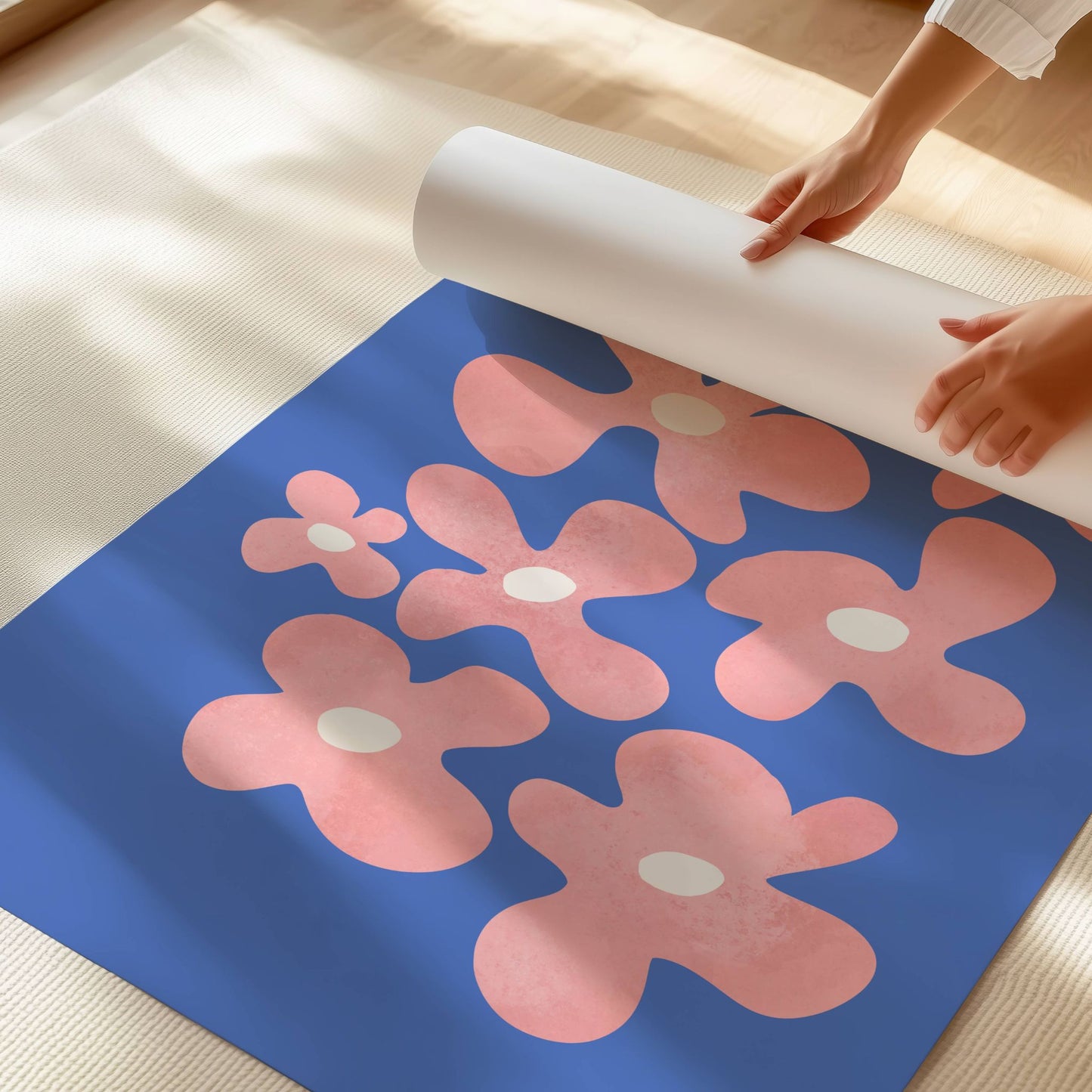 Soft Bloom – en moderne og minimalistisk kunstplakat og lerretstrykk med lekne former og myke pastellfarger. Illustrasjon viser motivet som plakat på print.