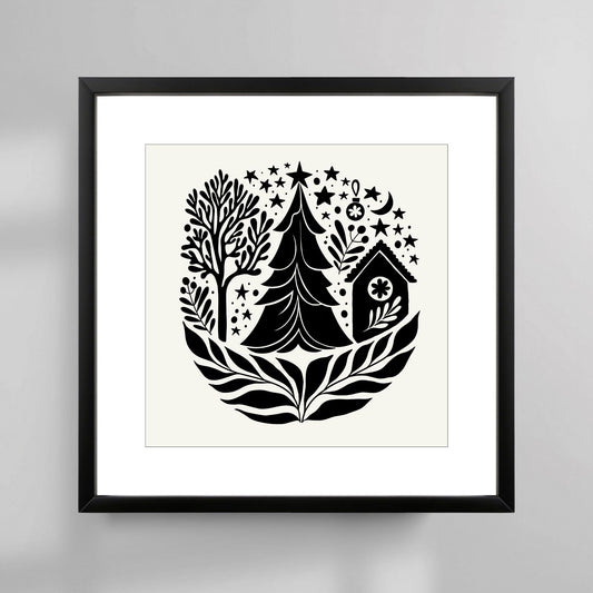 Denne nydelige plakaten fremhever den enkle, men vakre skandinaviske estetikken, med håndtegnede julemotiver som små hus, snødekte grantrær og stjerner. Illustrasjonsfoto viser plakat i sort ramme.