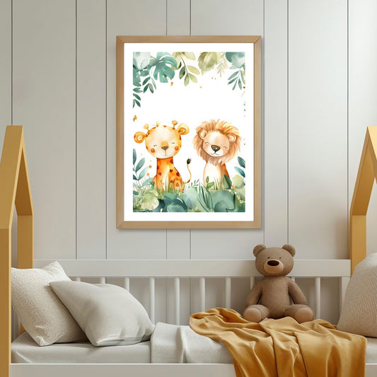 Grafiske motiv til barna som byr på søte sjiraffer, løver, pandaer og elefanter i deres naturlige habitat. Illustrasjonsfoto viser motivet som plakat i lys ramme.