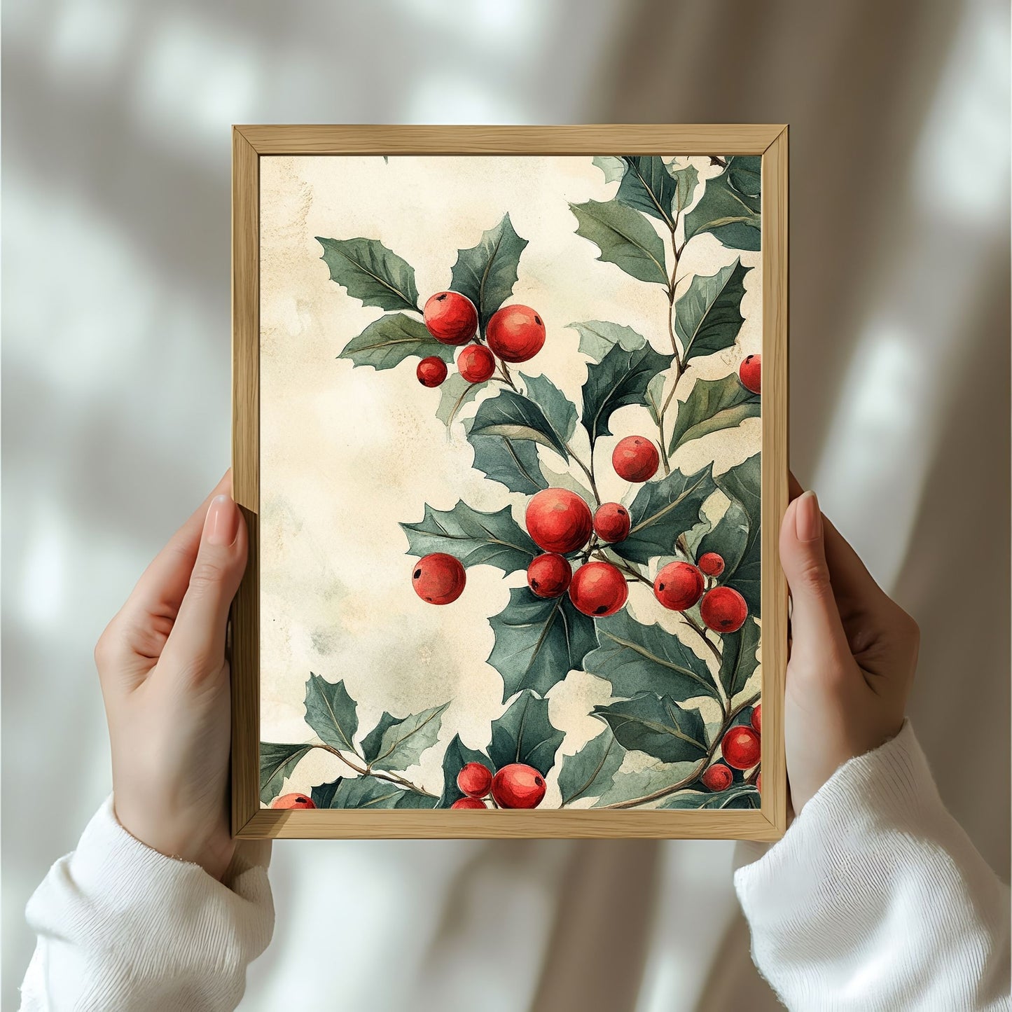 Bring tradisjonsrik julestemning inn i hjemmet ditt med vår tidløse Vintage Jul-plakat og lerret med nostalgiske kristtornmotiv. Illustrasjon viser motivet som plakat i ramme.