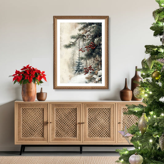 Vintage Jul-plakat og lerret med motiv av snødekte grener og røde bær i et magisk vinterlandskap. Illustrasjon viser motivet som plakat med hvit kant i ramme.