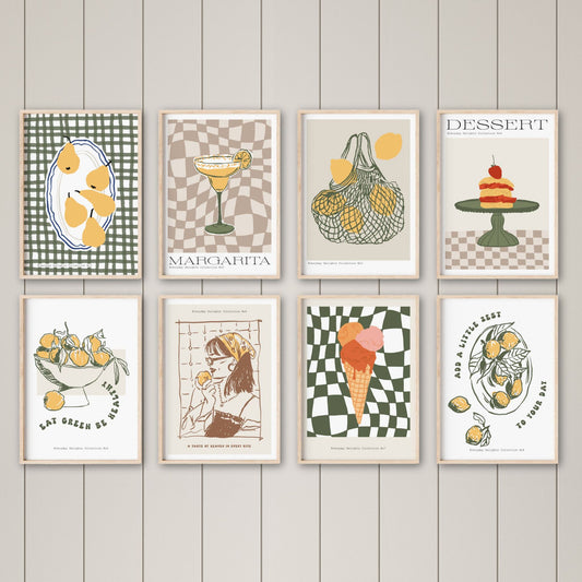 Et friskt og sjarmerende galleri med sitroner, mandariner, iskrem og kaker i retro stil. Her får du følelsen av sommer hele året – perfekt til kjøkkenveggen eller en fargerik kafékrok.