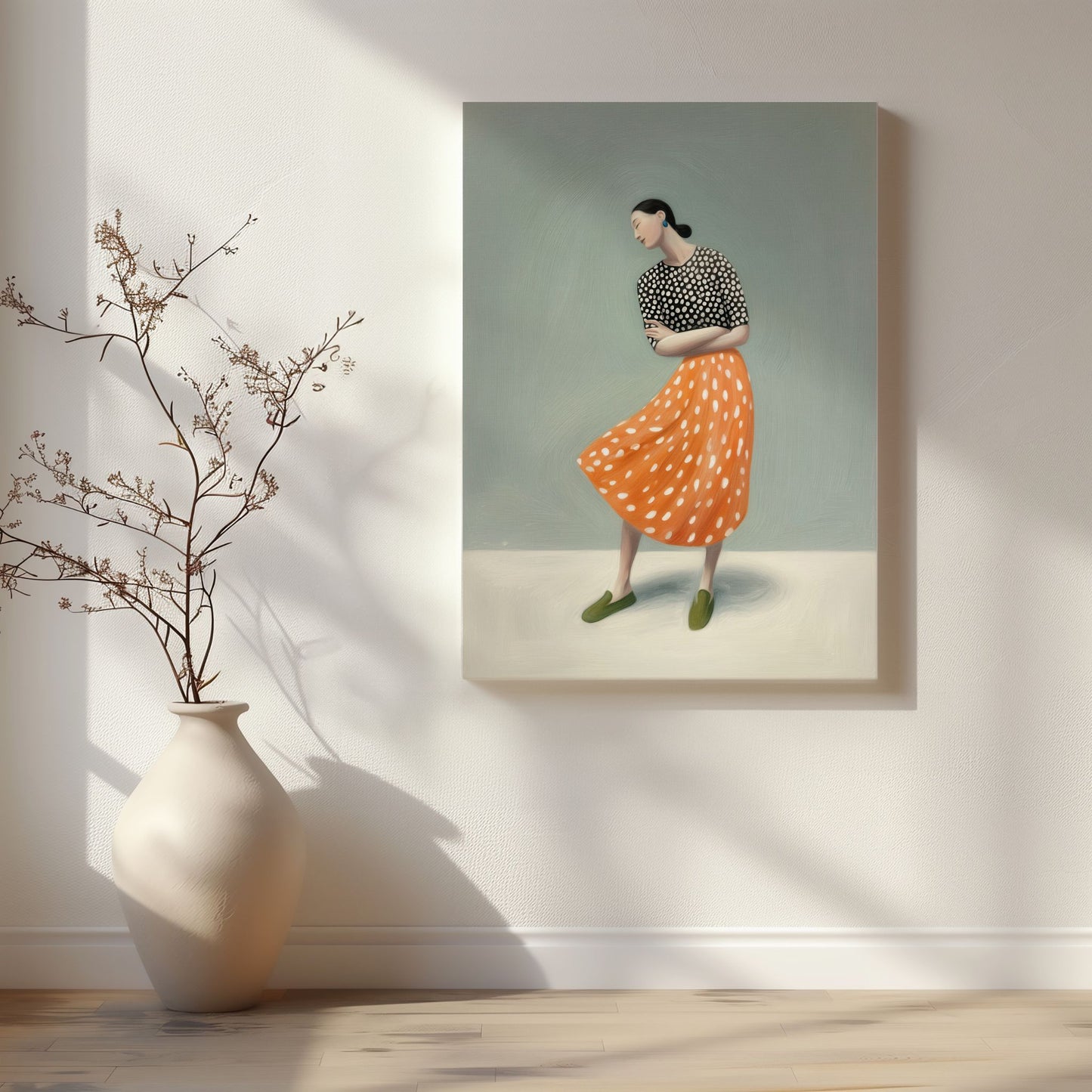 Portrett på lerret med kvinne i bevegelse og varme fargetoner – Editorial Living Collection