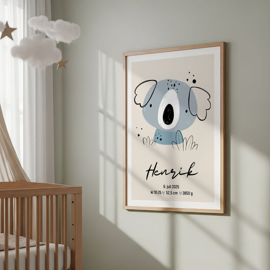 Fødselsplakat med koala til barnerom