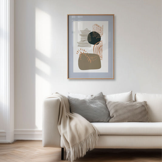 Organic Patterns No1 plakat over lys sofa i moderne skandinavisk stue