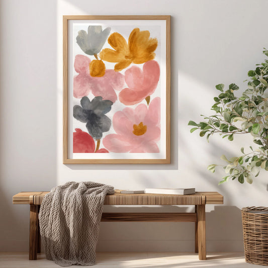 Spring Bloom Joyful Garden blomsterplakat med håndmalte blomster i rosa og okerfarger