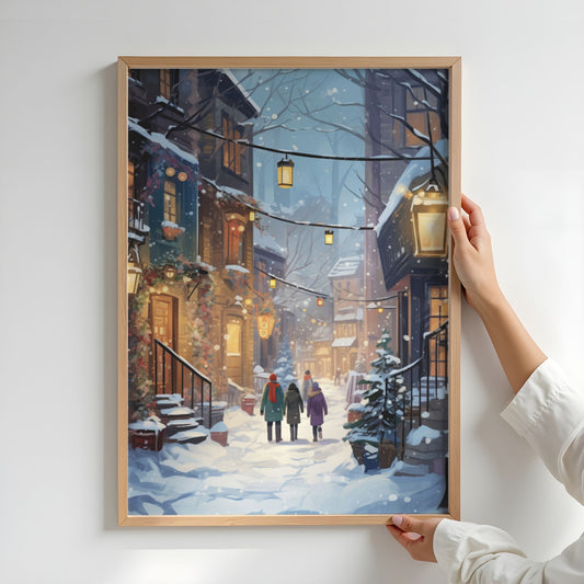 Vinterkveld i Lysgatene plakat med snødekt bygate, lykter og tre personer som går gjennom vinterkvelden. Illustrasjon viser plakat uten hvit kantlinje i eik ramme.