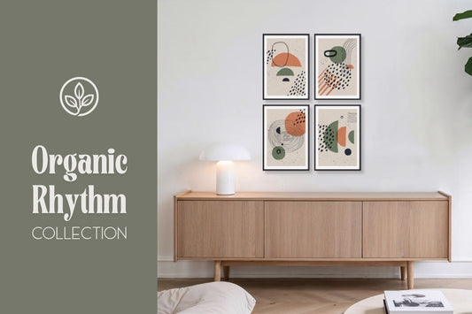 Organic Rhythm Collection – fire grafiske plakater med organiske former i grønt, terrakotta og beige i moderne interiør