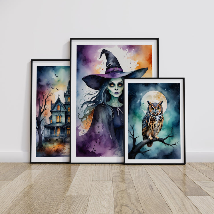 Samlingsbilde fra Moonlight Halloween Collection med akvarellinspirerte Halloween-plakater av heks, ugle i måneskinn og stemningsfullt herskapshus i mørke blå og lilla toner.