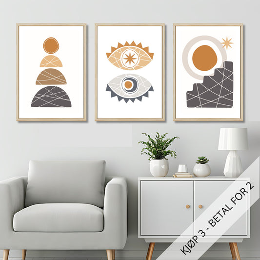 Denne unike kolleksjonen består av tre stiliserte motiver som kombinerer geometriske former med minimalistiske linjer i varme jordtoner. Illustrasjonsfoto viser motivene som plakat i lys ramme.