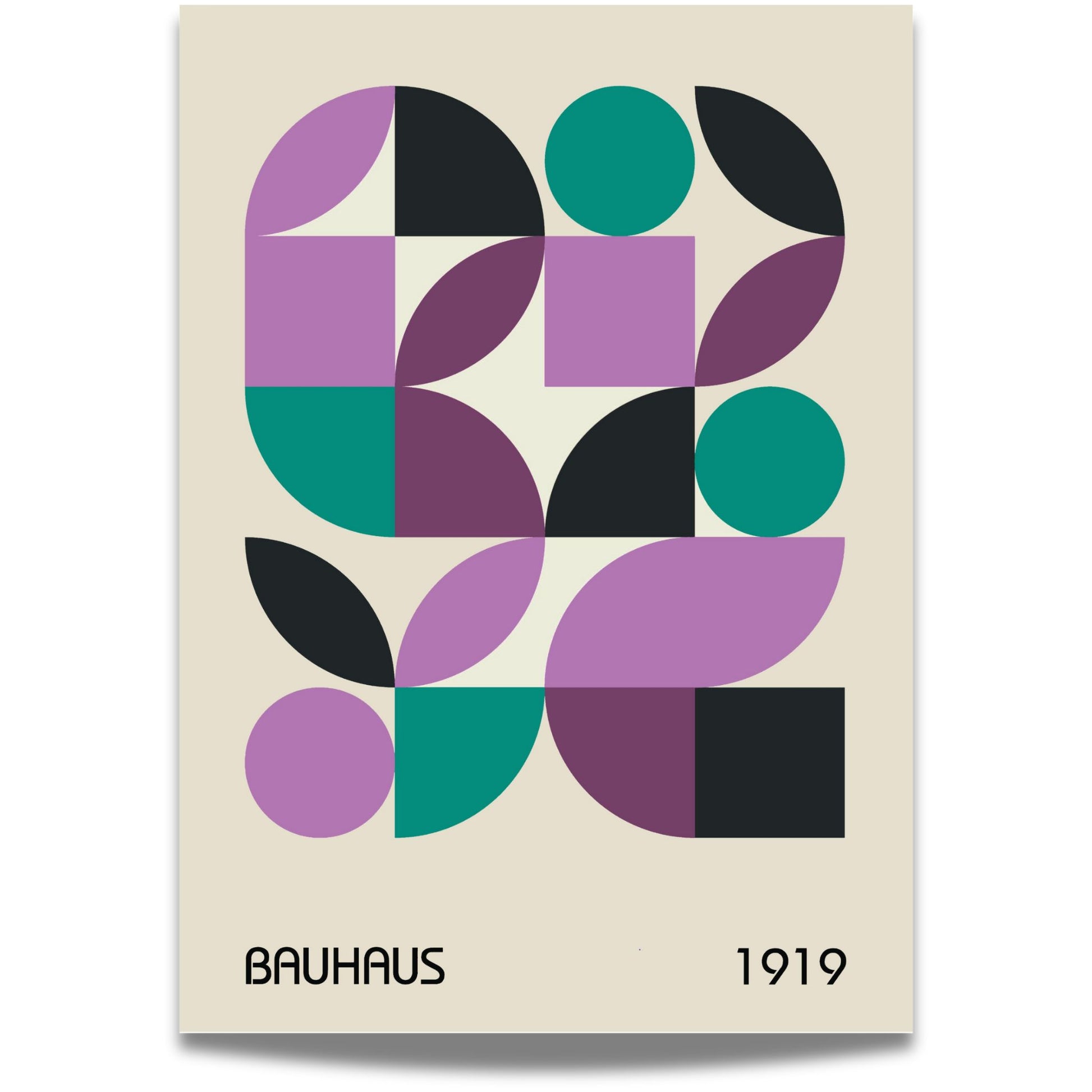 Denne geometriske Bauhaus-inspirerte plakaten kombinerer abstrakte former, rene linjer og en balansert fargepalett i lilla, grønt og svart for å skape en tidløs og elegant veggdekorasjon. 
