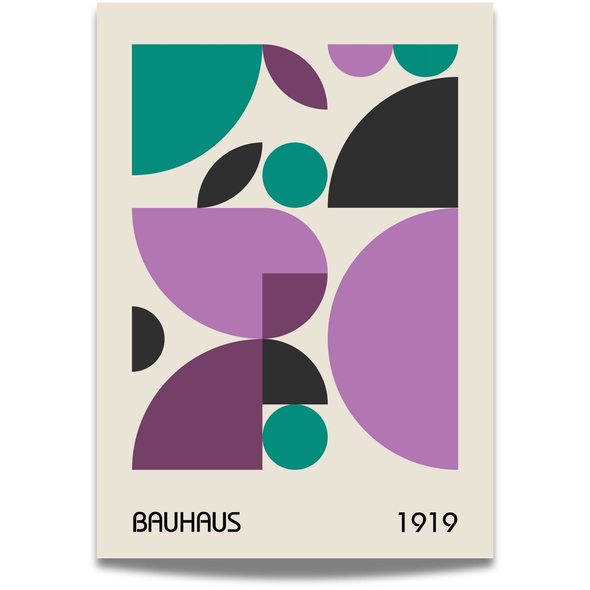 Denne geometriske Bauhaus-inspirerte plakaten kombinerer abstrakte former, rene linjer og en balansert fargepalett i lilla, grønt og svart for å skape en tidløs og elegant veggdekorasjon. 