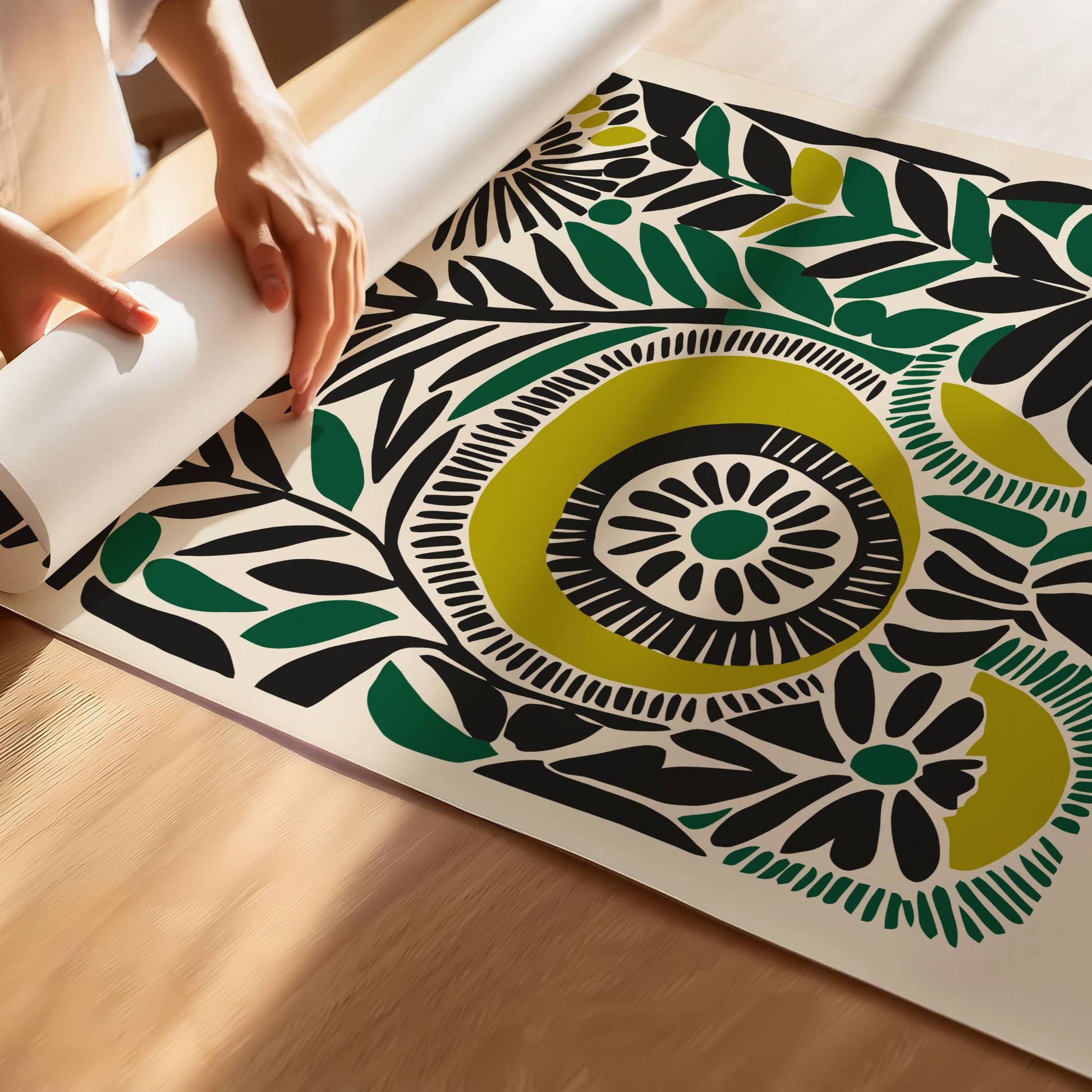 Botanic Energy forener blomsterkraft og grafisk presisjon i én plakat. Illustrasjon viser plakat med smal kant på print.